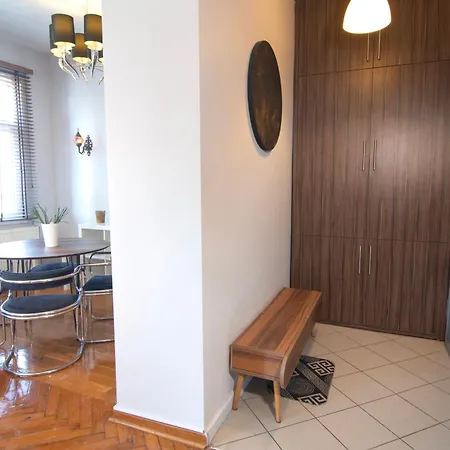Osmanbey 2 Bedroom Apart,4th Floor With Balcony Стамбул