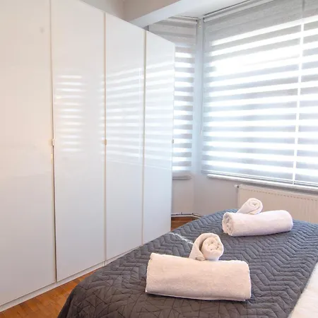 Osmanbey 2 Bedroom Apart,4th Floor With Balcony Стамбул