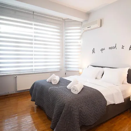 Appartamento Osmanbey 2 Bedroom Apart,4th Floor With Balcony